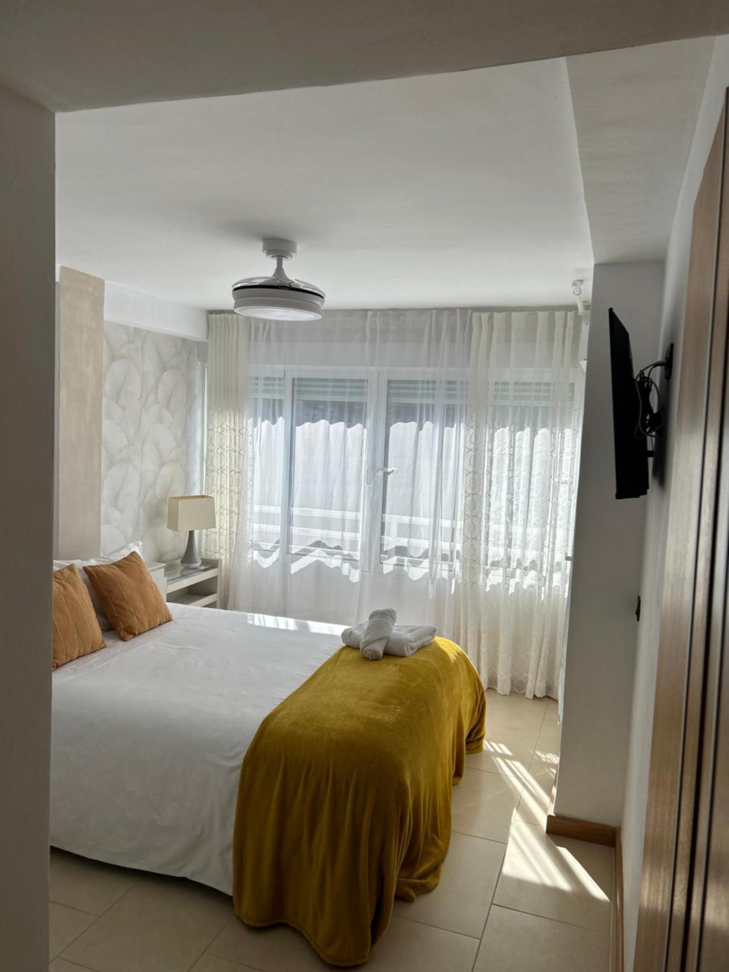 베니돔 Atico Con Enorme Terraza Y Chill Out Particular 아파트 외부 사진